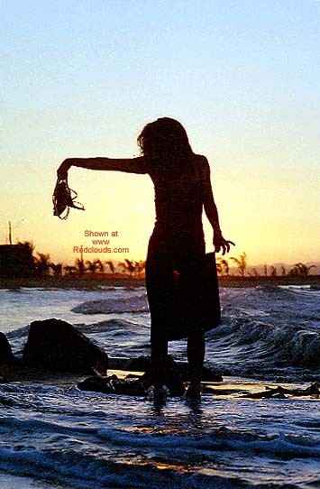 Pic #1Kara And The Moon