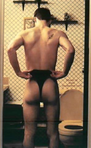 Pic #1M* Canadian male falls behind