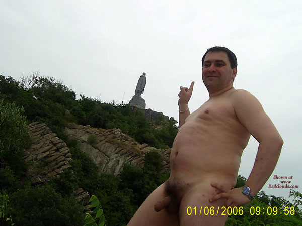 Pic #1M* Stark Naked Outside