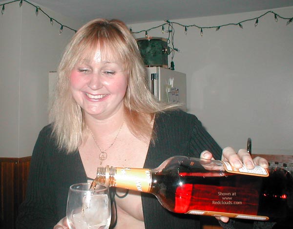 Pic #1Smiling Sandy Having Fun