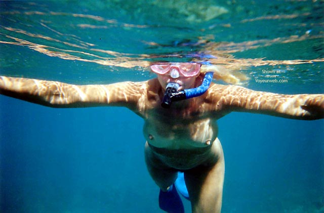 Pic #1Pearl Snorkelling Nude In Hawaii