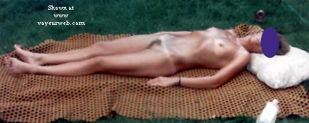 Pic #1Front Yard Nude