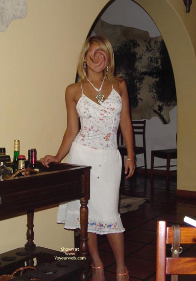 Pic #1Playing In The Hotel Jugando En El Hotel