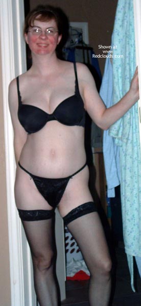 Pic #1Dina Poses Nude 1st Time
