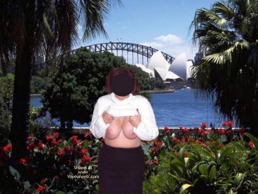 Pic #1Can'T Keep'Em In Her Shirt