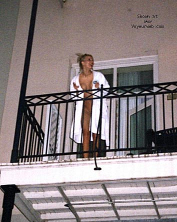 Pic #1*MG Balcony Dancer