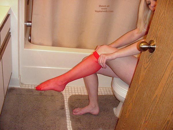 Pic #1Lady In Red