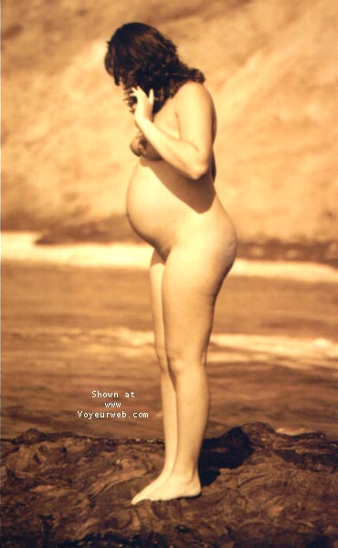 Pic #1 sindy pregnant @ the beach I