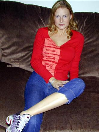 Pic #1Lexi 21 Yo Blonde Couch Play