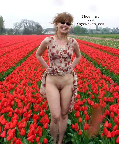 Pic #1Wijfie having fun with tulips