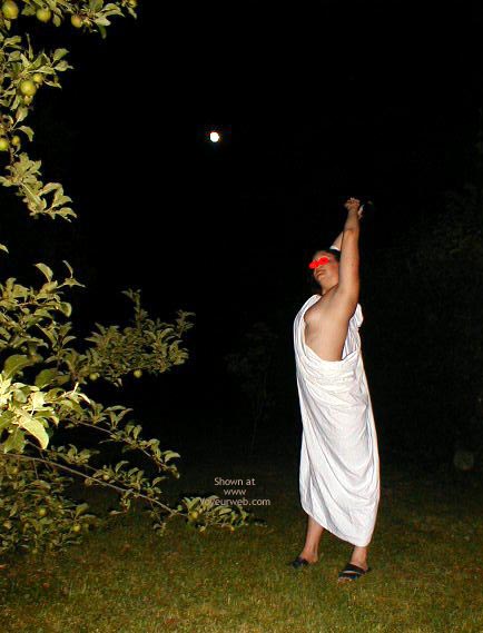 Pic #1Gf A Hot Night Outdoors