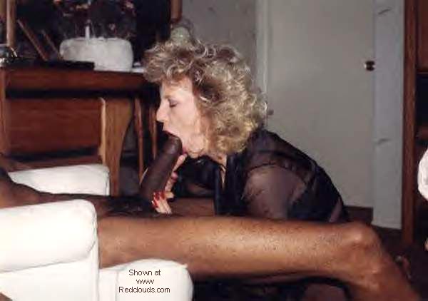 Pic #1liz and her new friend