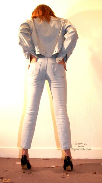 Pic #1Susy Getting Out Of Jeans