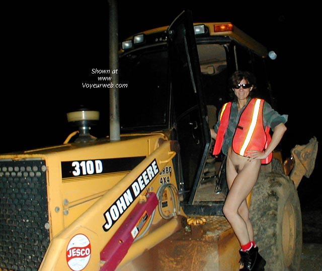 Pic #1 FRONT AND REAR END LOADER FOR HIRE