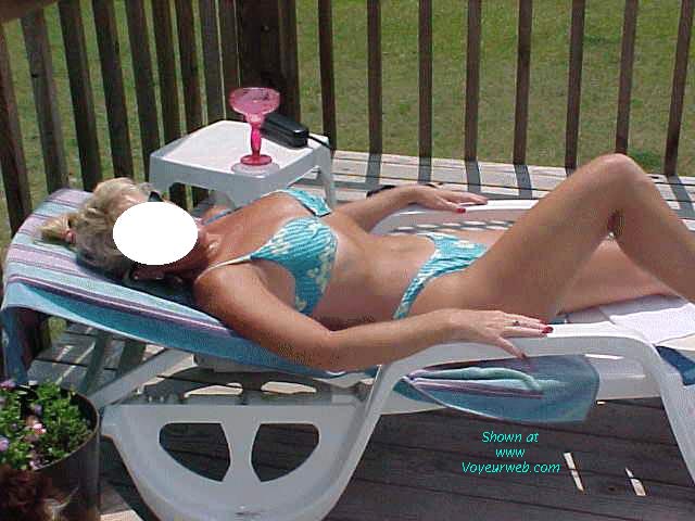 Pic #1Ladyhawk gets it wet