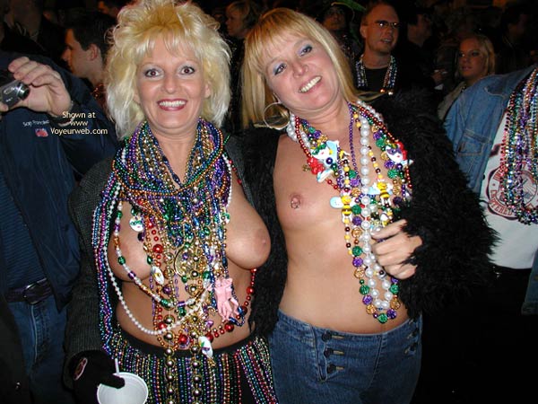 Pic #1Stlouisfungirlmeetsflashinggal At Fat Tuesday