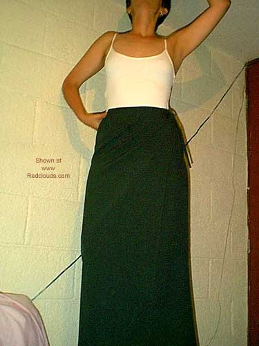 Pic #1Silvia en Falda Gris