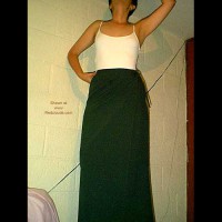 Pic #1Silvia en Falda Gris