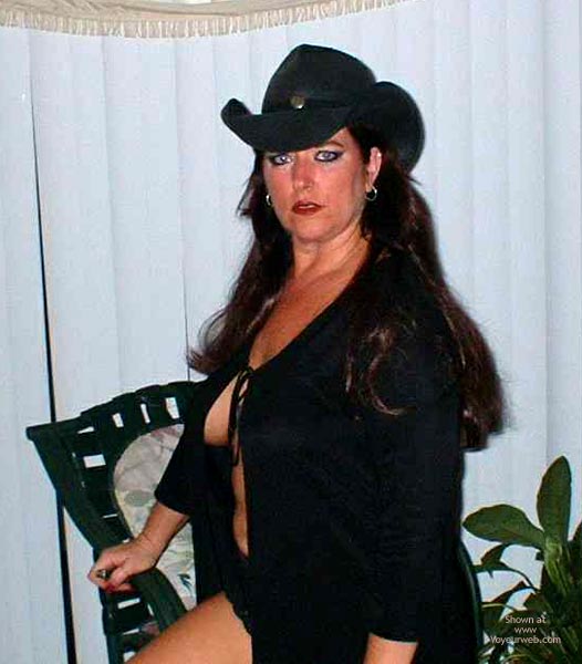 Pic #1Girl In A Hat