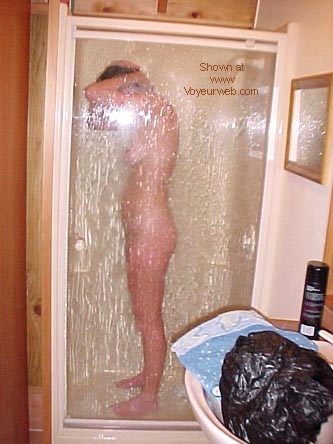 Pic #1six foot kiwi (6) showertime