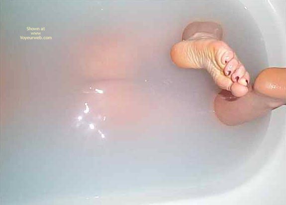Pic #1Girlfriend In Bathtub