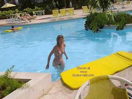 Pic #1Naked Vacation Couple