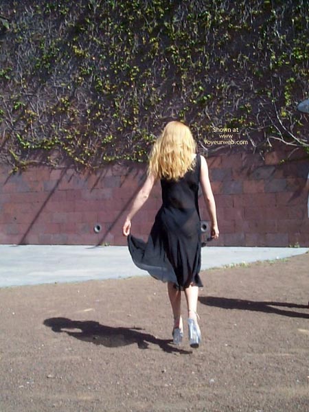 Pic #1Blonde Babe In Outdoor Theatre