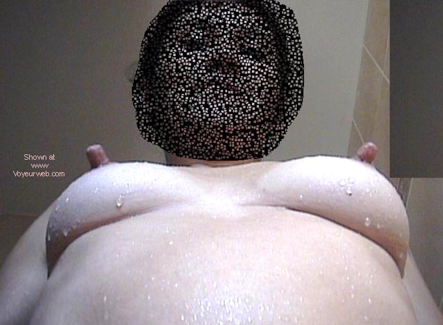 Pic #1Anaelle after shower