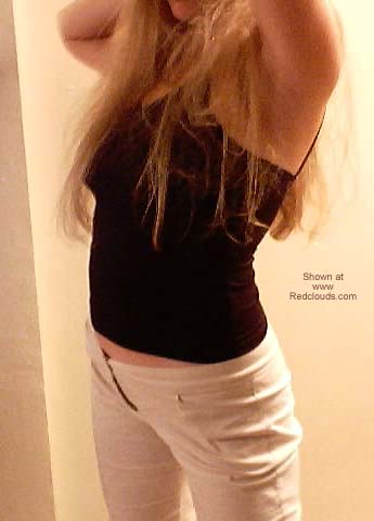 Pic #1Young Bi Girl
