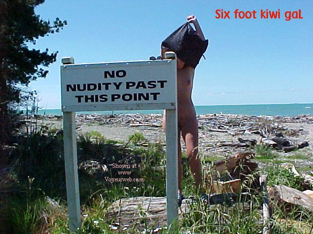 Pic #1sixfootkiwigaL (12) No nudity?