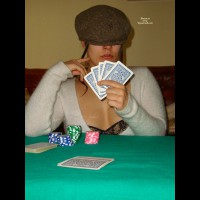 Pic #1 Perla Gioca A Poker