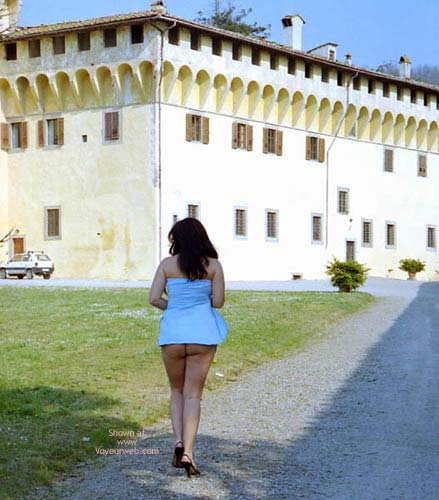 Pic #1Pompy Makes A Friend