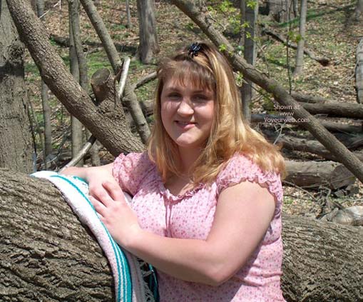 Pic #1Anna Naked In The Park Hot 28