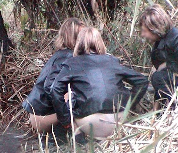 Pic #13 Girls Make Pee