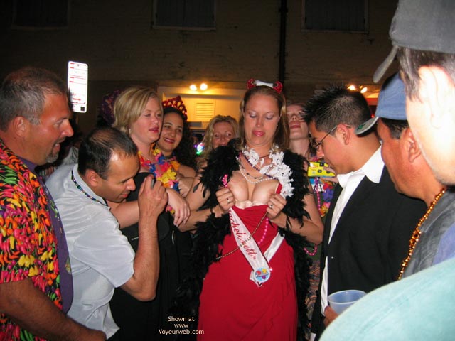 Pic #1Jazzfest Flashing