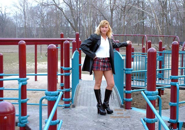 Pic #1Kimberly Lynn Loves To Tease