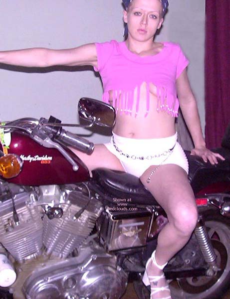 Pic #1Snogirls Harley!
