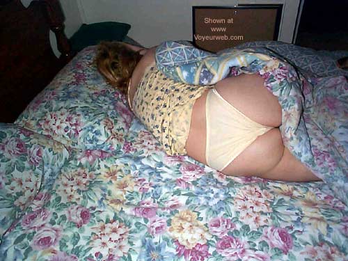 Pic #1She Thinks She's Fat