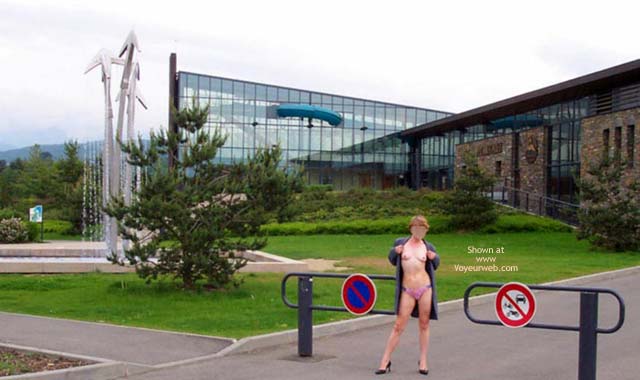 Pic #1 Julie Hsavoie At G8 2