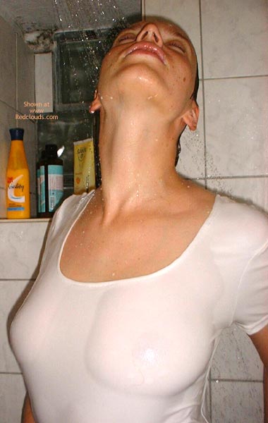 Pic #1Kati Gets Wet