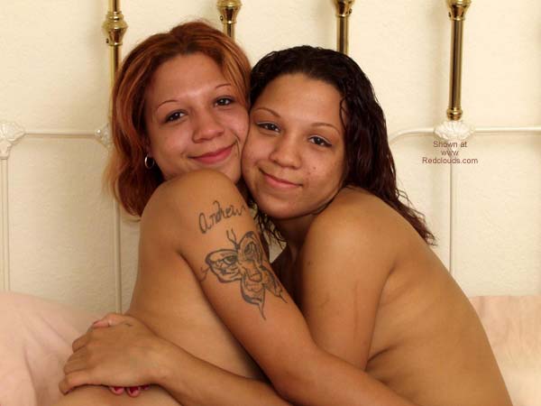 Pic #1*GO 18 yo Latinas Share a Facial Cum Shot!