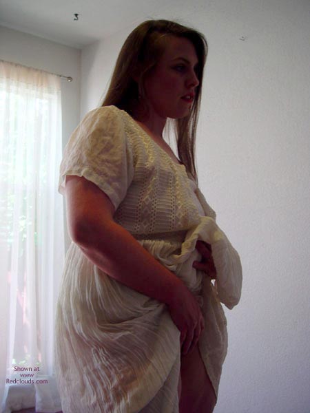 Pic #1Bbw Vicki Squats Over A Mirror