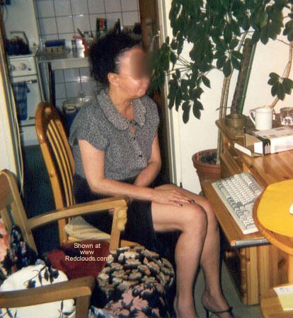 Pic #1Evelyne Geil am PC