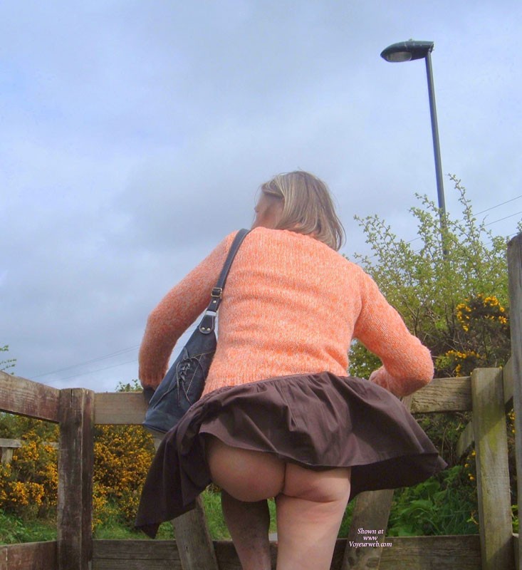 Pic #1Rita Carefree In The Country