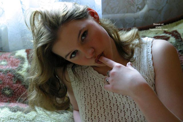 Facial - Brunette Hair , Facial, Brunette, Finger In Mouth, Innocent Pose, Cute Face, Sucking Finger