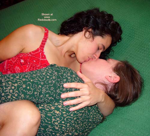 Pic #1*GG BBW Vicki and Becca Eat Pussy