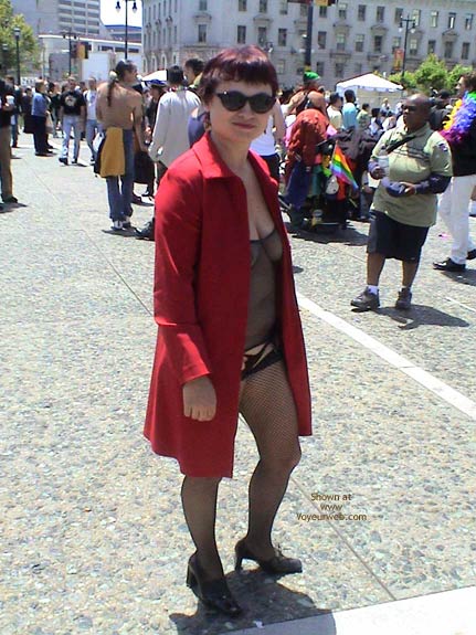 Pic #1Nikol At San Francisco Gay Pride 2003