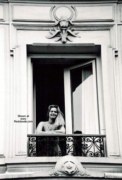 Pic #1Heidi is Back in Black