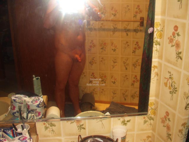 Pic #1M* 20 yo Fraternity Guy From WA