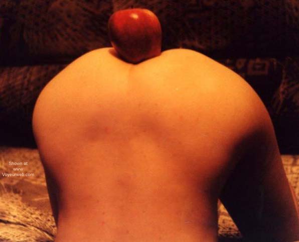 Pic #1Lera Pose on Sofa